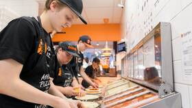 Причины исчезновения сети Dodo Pizza в Зара Хоум